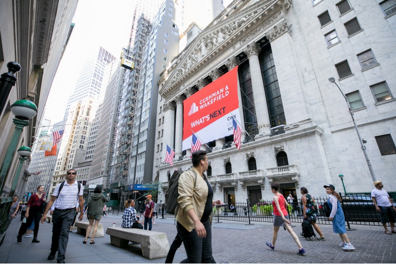 Team members from C&W Services were present at Cushman & Wakefield's opening bell ceremony at the NYSE.